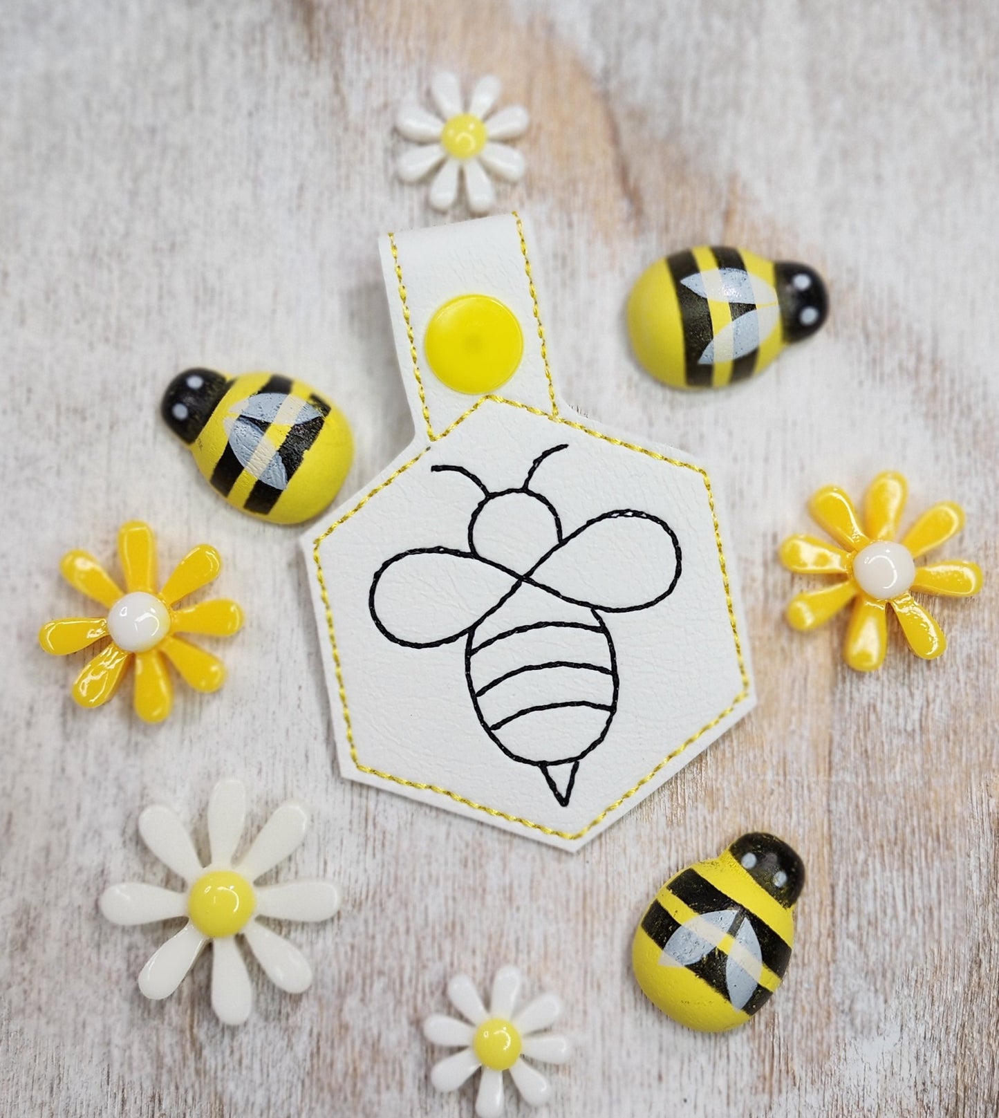 Bee Snap Tab Embroidery Design
