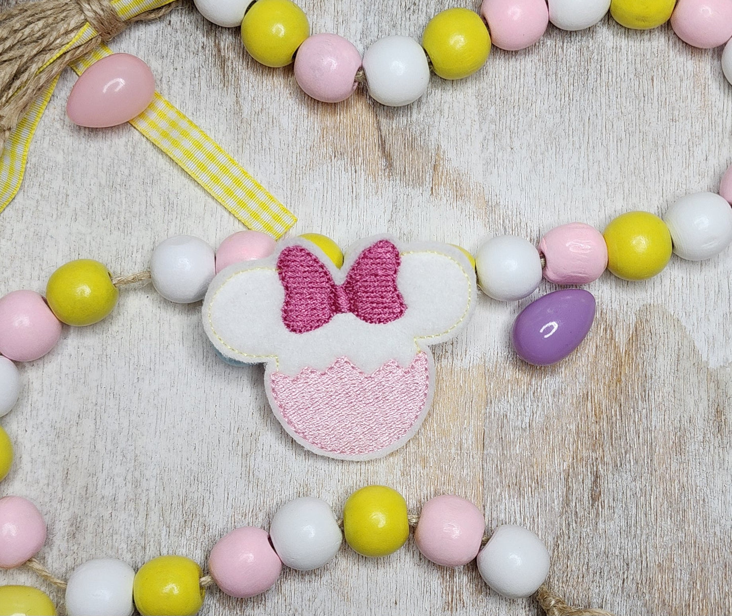 Chickie Egg with Bow Embroidery Design